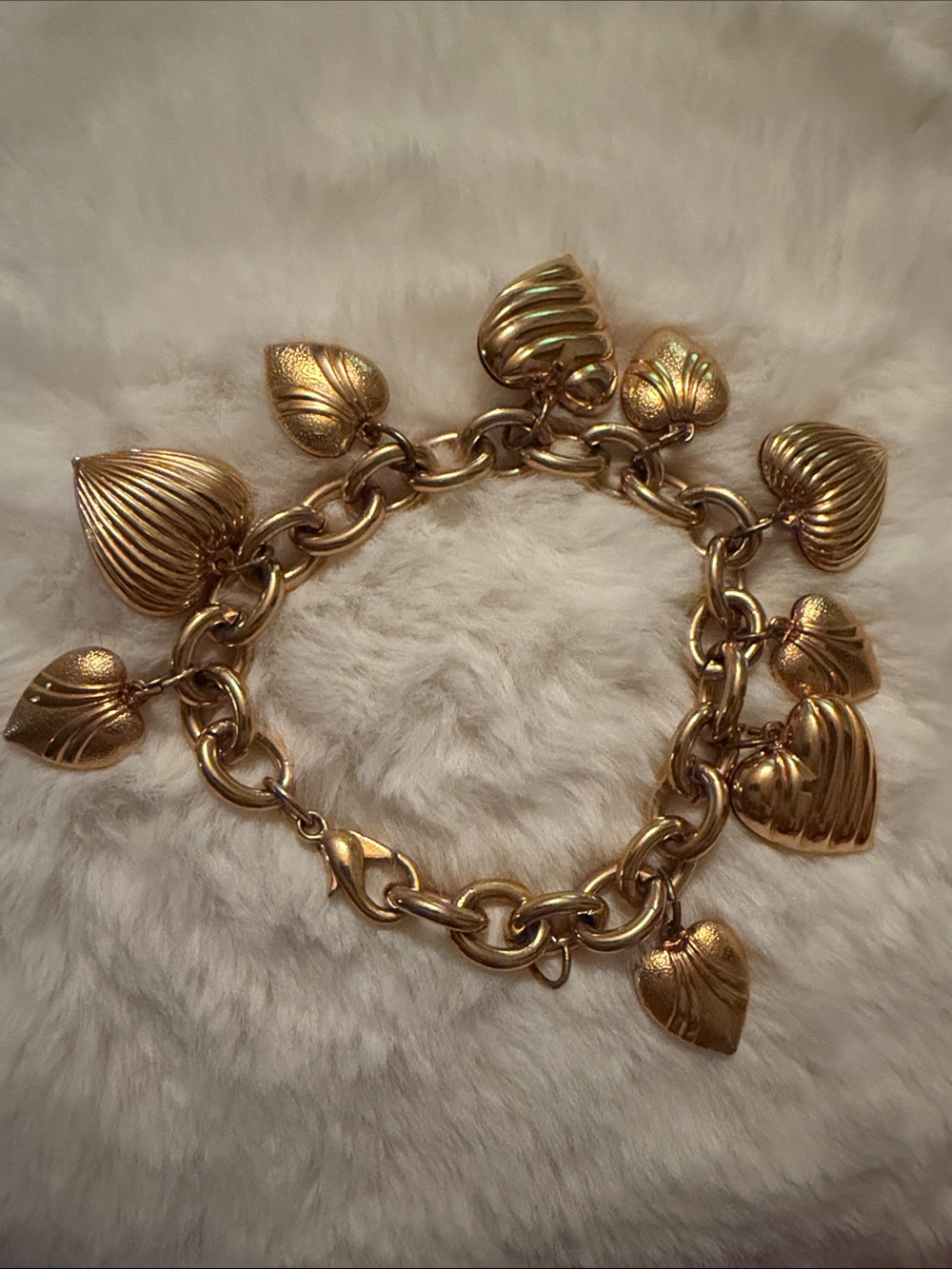 Gold Heart Charm Link Bracelet - Women's Jewelry